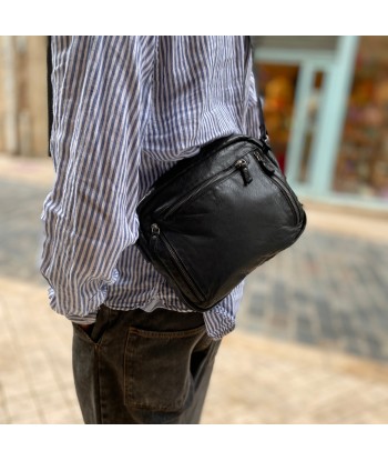 Petit Sac Bandoulière en Cuir Lavé Noir de la marque