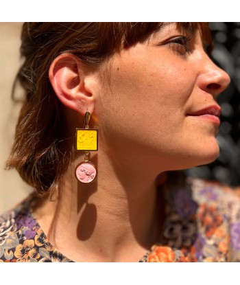 Boucles d'Oreilles en Plaqué Or et Résine Jaune et Rose Les magasins à Paris et en Île-de-France