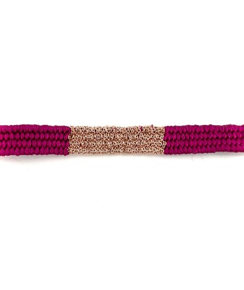 Bracelet Gourmette Tissé en Fil de Satin  Fuschia et Chaine en Plaqué Or Dans la société mordern