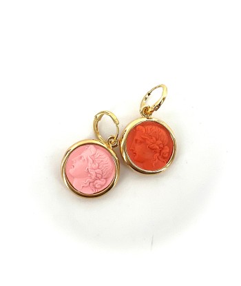 Boucles d'Oreilles Réversibles en Plaqué Or Orange / Rose Motif Statue Grecque suggérées chez