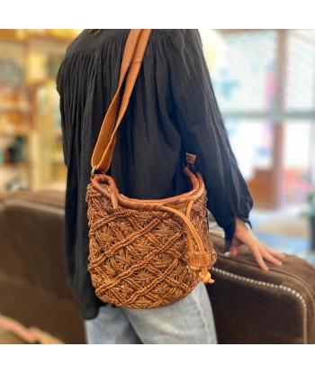 Sac Bandoulière Tressé Zippé Cuir Camel sur le site 