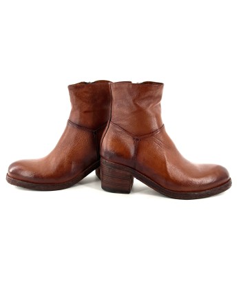 Boots Talon Trotteur en Cuir Camel Patiné en linge