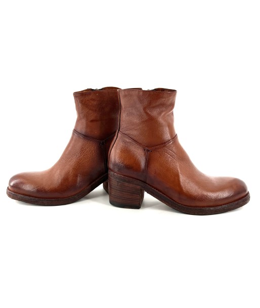 Boots Talon Trotteur en Cuir Camel Patiné en linge