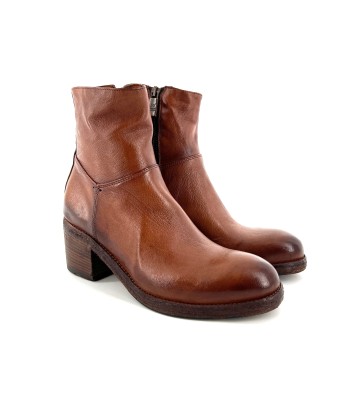 Boots Talon Trotteur en Cuir Camel Patiné en linge